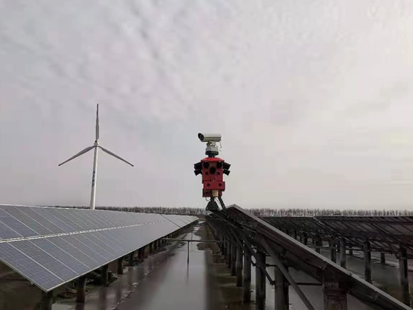 同凯驱鸟器在江苏东台中节能光伏发电站安装